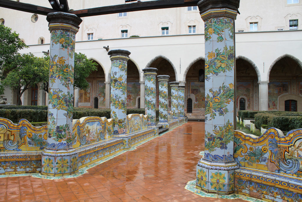 napoli cosa vedere in due giorni cosa mangiare dove andare cosa fare chiostro santa chiara (10)