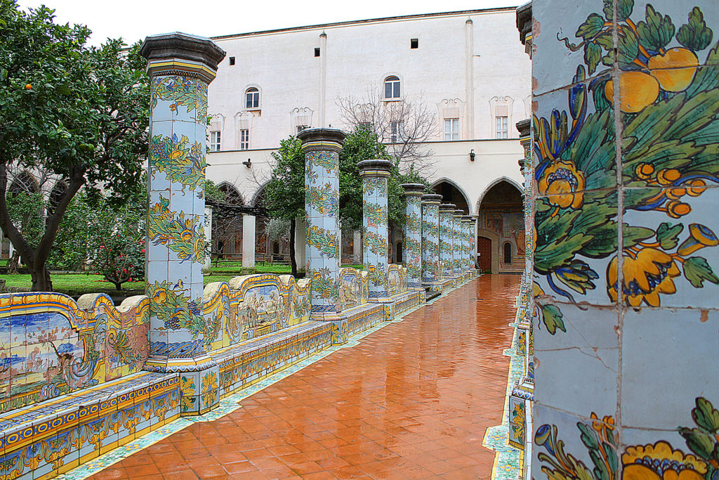 napoli cosa vedere in due giorni cosa mangiare dove andare cosa fare chiostro santa chiara (12)