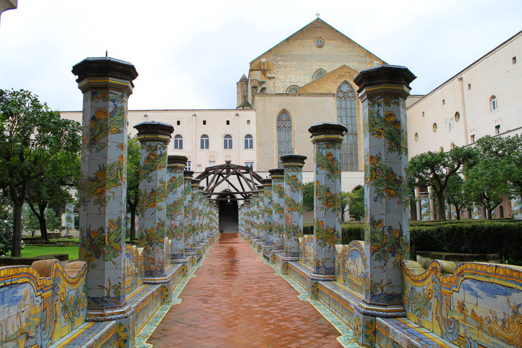 napoli cosa vedere in due giorni cosa mangiare dove andare cosa fare chiostro santa chiara (4)