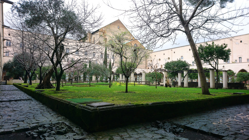 napoli cosa vedere in due giorni cosa mangiare dove andare cosa fare chiostro santa chiara (5)