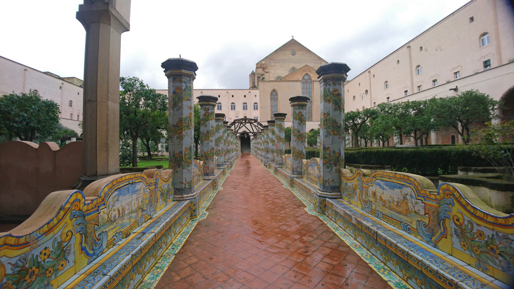 napoli cosa vedere in due giorni cosa mangiare dove andare cosa fare chiostro santa chiara (6)