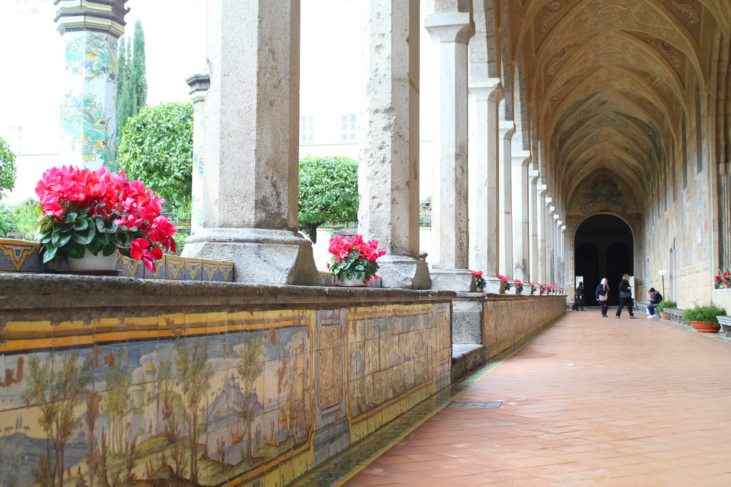 napoli cosa vedere in due giorni cosa mangiare dove andare cosa fare chiostro santa chiara (7)