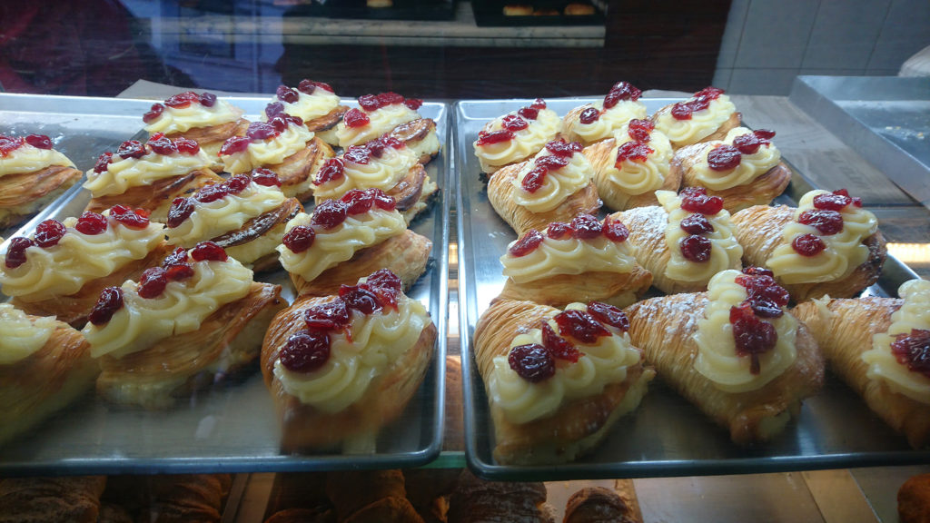 napoli cosa vedere in due giorni cosa mangiare dove andare cosa fare sfogliatelle (2)