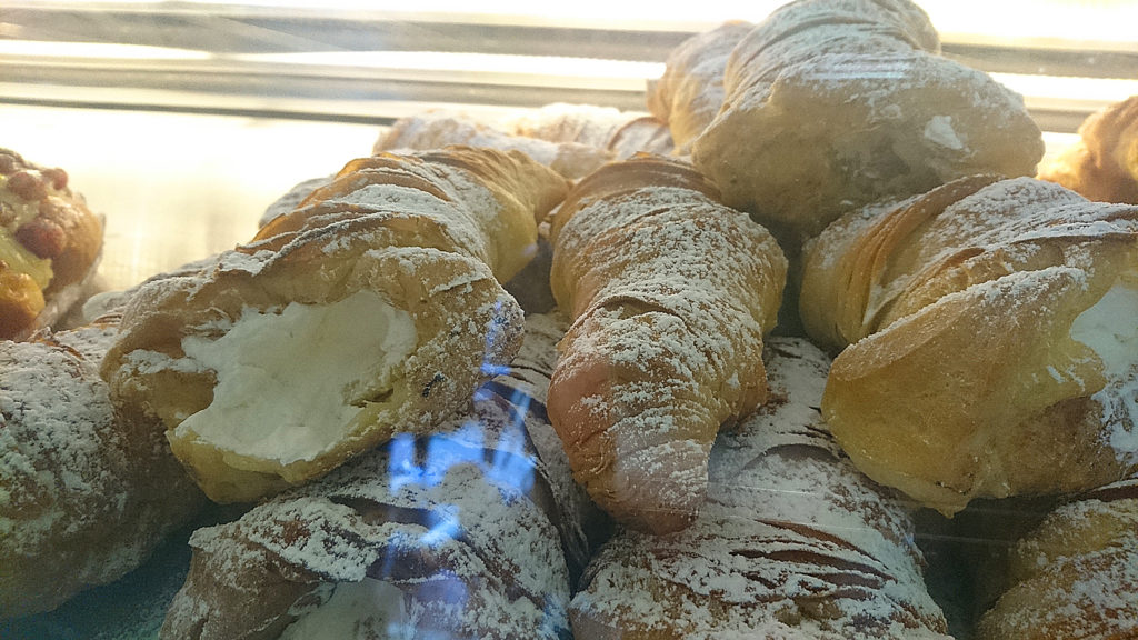 napoli cosa vedere in due giorni cosa mangiare dove andare cosa fare sfogliatelle (3)